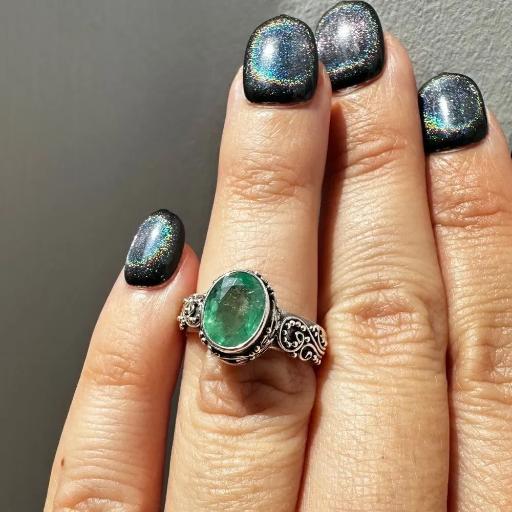 NWT 2.1ct‎ oval cut Emerald in Bali sterling silver!